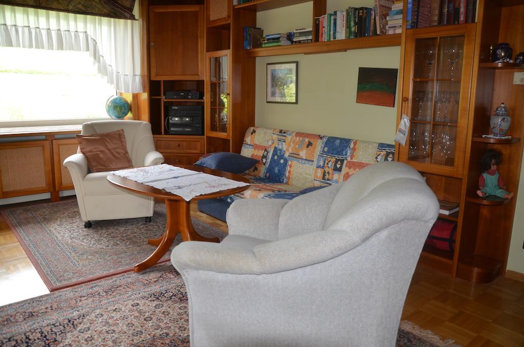 Oberhofen am Irrsee フェリンハウス ミッテルバウアーヴィラ 部屋 写真