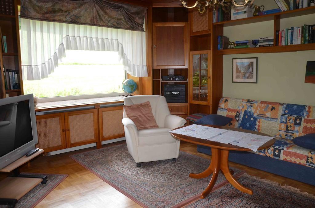 Oberhofen am Irrsee フェリンハウス ミッテルバウアーヴィラ 部屋 写真